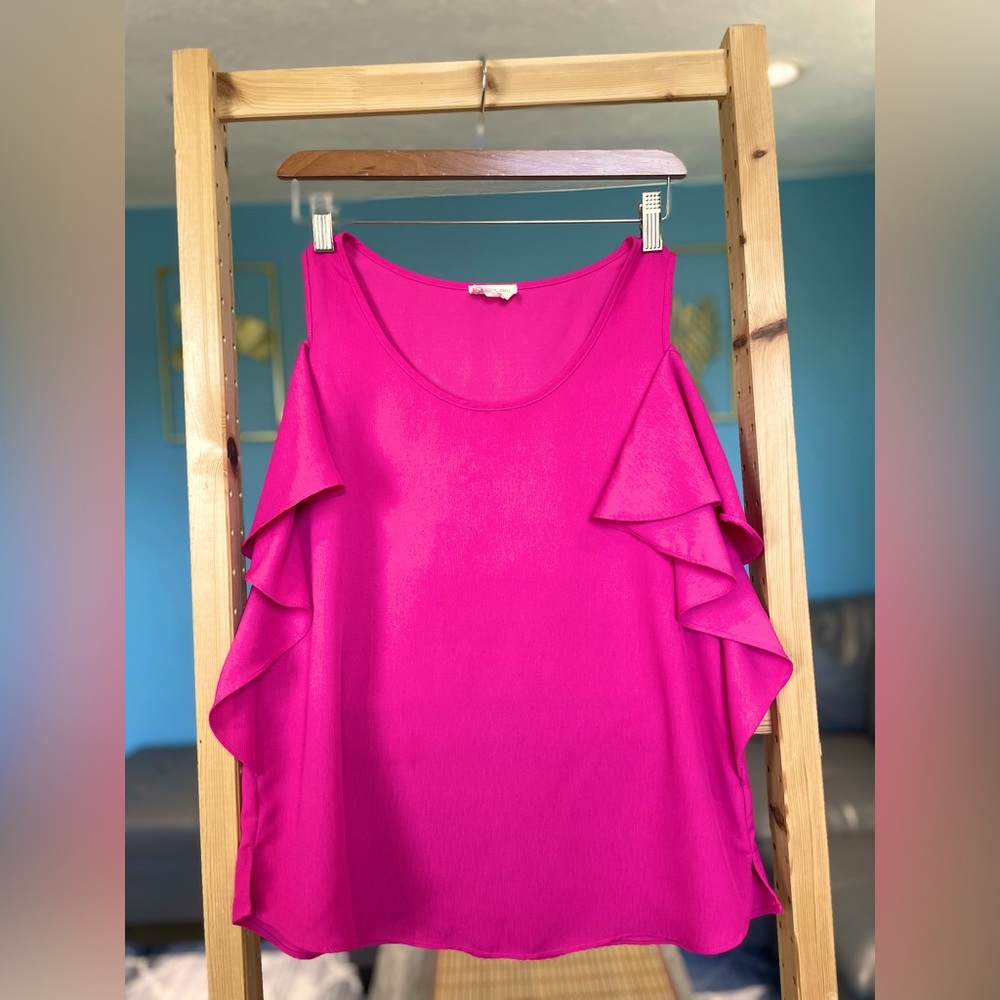 🌸Ruffle Off Shoulder Pink Blouse - Size Small🌸